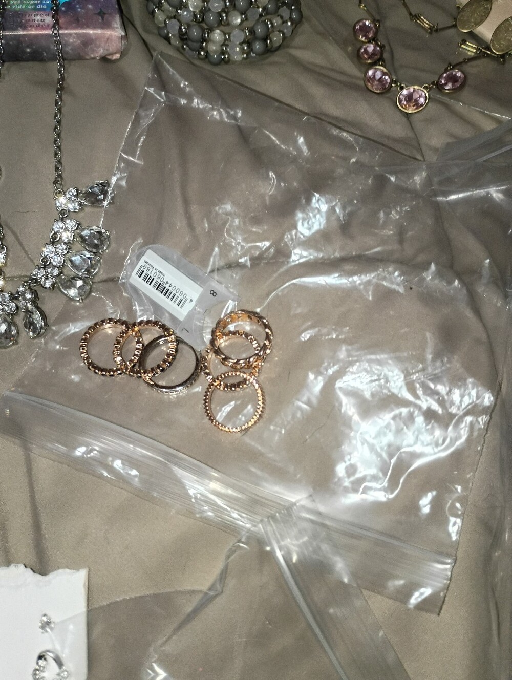 Mixed Jewelry Lot - 30 Pieces - Picture 4 of 8